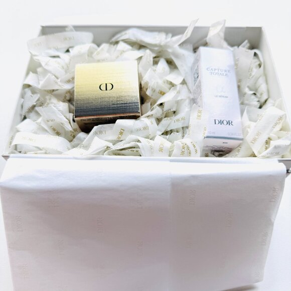 3560 DIOR SKINCARE DIOR BEAUTY IN EXCLUSIVE DIOR HOLIDAY  BOX - Picture 1 of 7